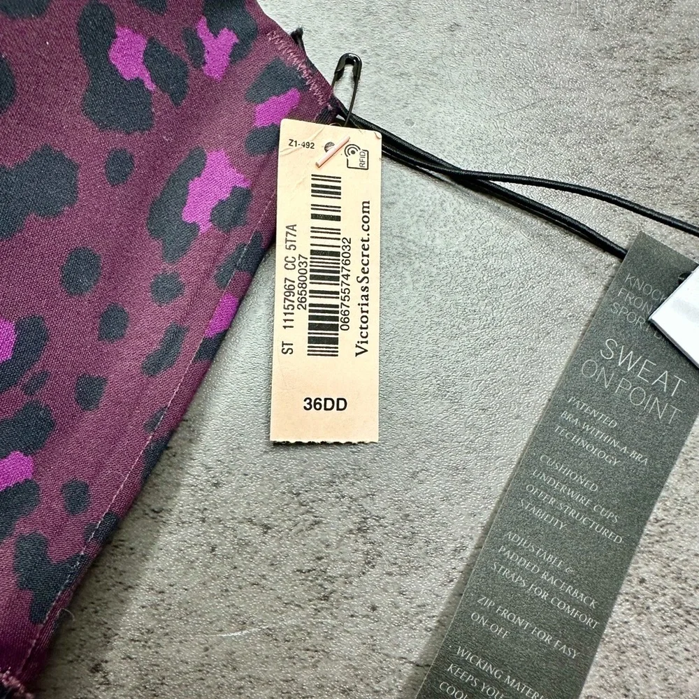 Victoria’s Secret “Sweat On Point” Sports Bra – NWT – 36DD - Picture 4 of 6